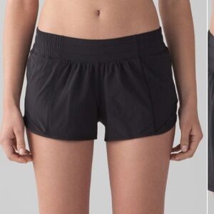 Lululemon Hotty Hot Low-Rise Lined Running Shorts Black 2.5" Core Activewear